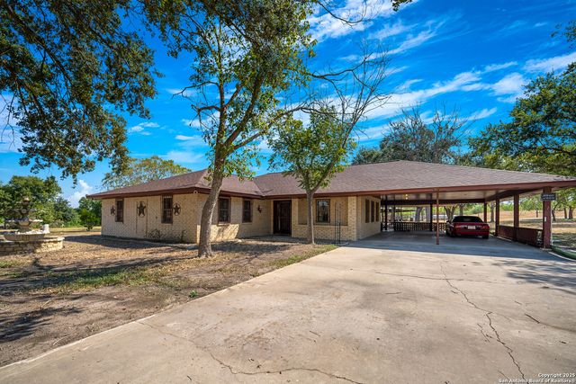 1431 S SH-123, Karnes City, TX 78118