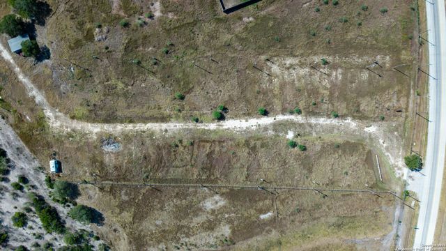 1431 S SH-123, Karnes City, TX 78118