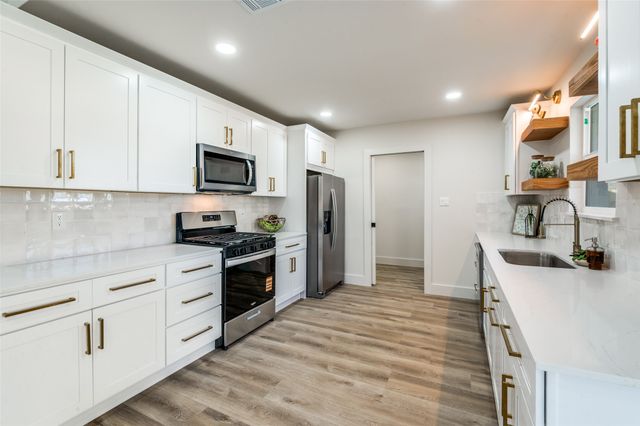 13817 Pyramid Drive, Farmers Branch, TX 75234