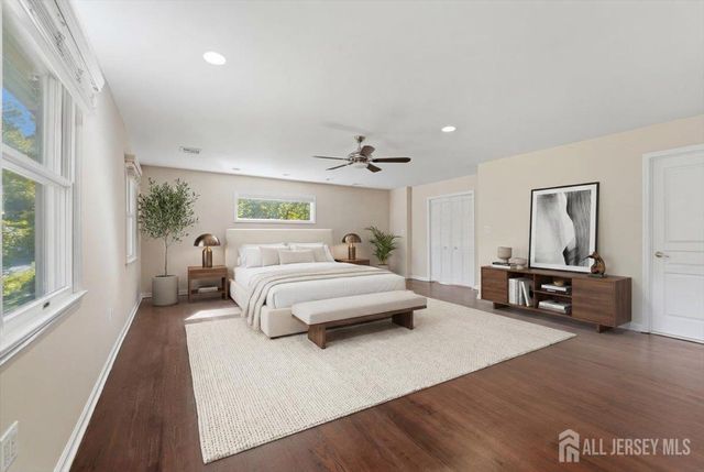 6 King Arthurs Court, Edison, NJ 08820
