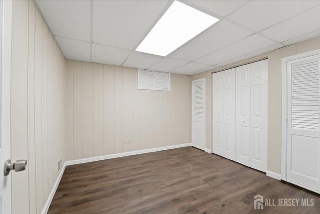 6 King Arthurs Court, Edison, NJ 08820
