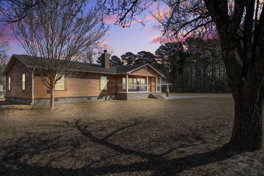 Image 1 of property listing at 1930 Varner Street, Summerville, SC 29486