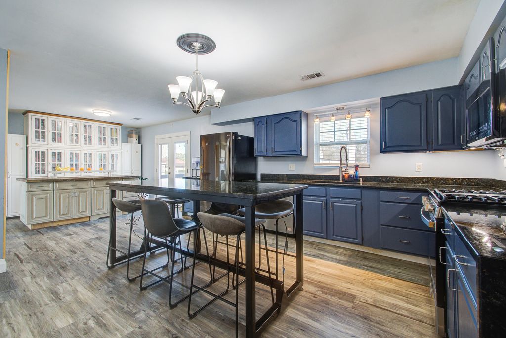 Image 12 of property listing at 1930 Varner Street, Summerville, SC 29486