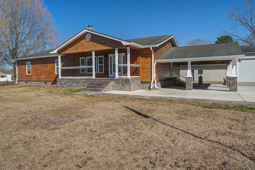 Image 2 of property listing at 1930 Varner Street, Summerville, SC 29486