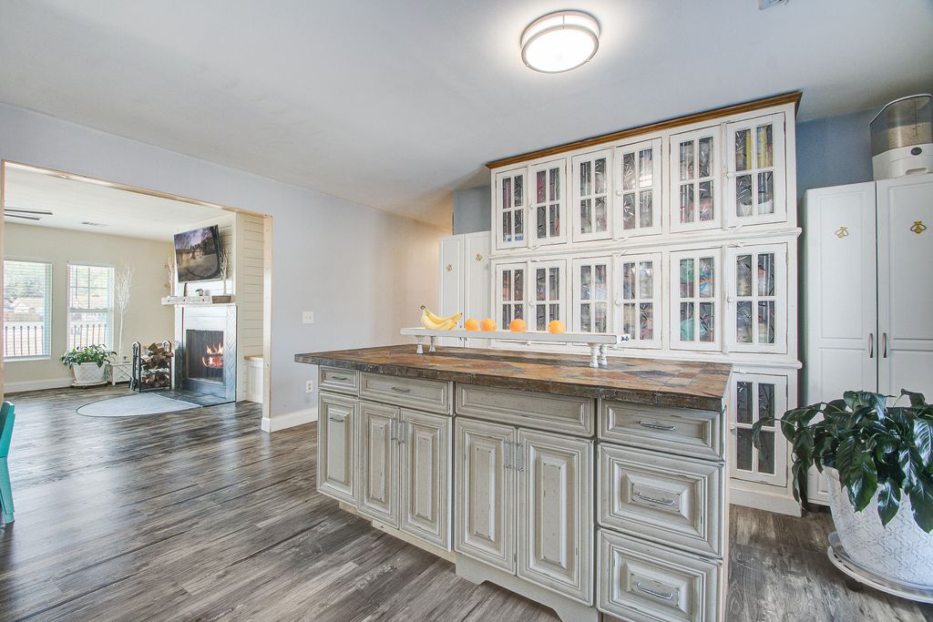 Image 9 of property listing at 1930 Varner Street, Summerville, SC 29486