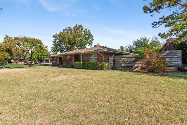 1609 Glenbrook Terrace, Nichols Hills, OK 73116