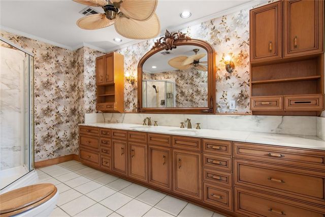 1609 Glenbrook Terrace, Nichols Hills, OK 73116