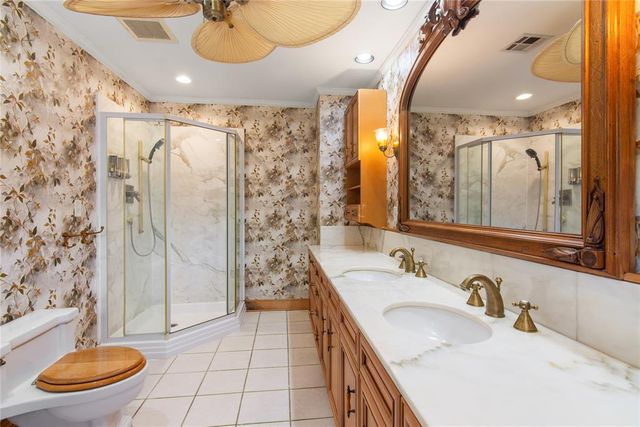 1609 Glenbrook Terrace, Nichols Hills, OK 73116