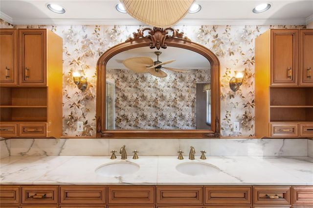 1609 Glenbrook Terrace, Nichols Hills, OK 73116