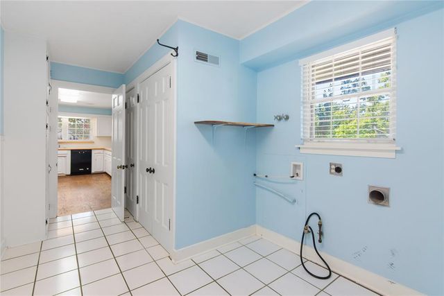 1609 Glenbrook Terrace, Nichols Hills, OK 73116