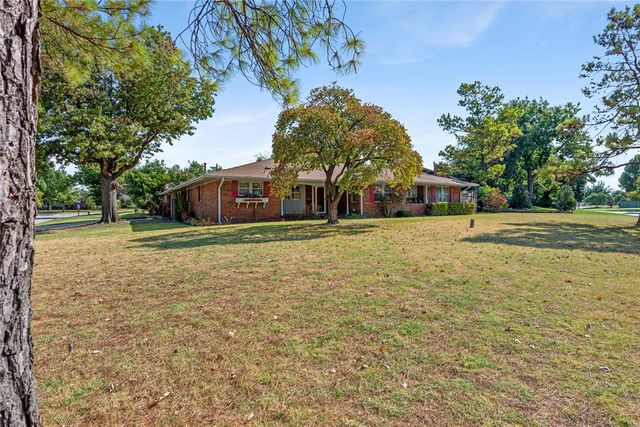 1609 Glenbrook Terrace, Nichols Hills, OK 73116