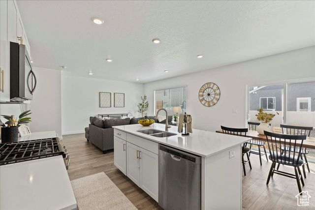 1133 E COMMODORE LN, Saratoga Springs, UT 84045