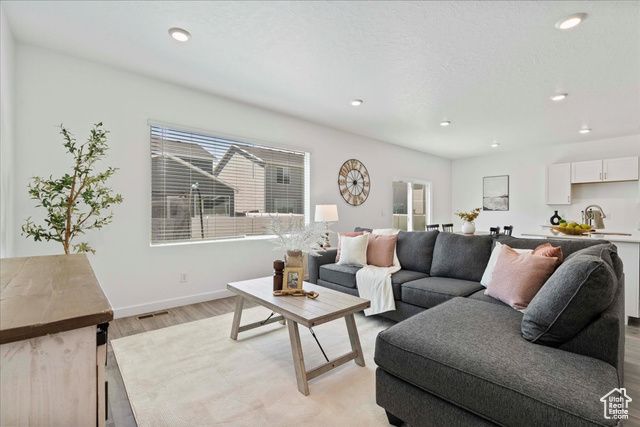 1133 E COMMODORE LN, Saratoga Springs, UT 84045