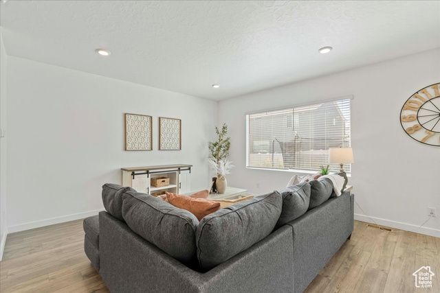 1133 E COMMODORE LN, Saratoga Springs, UT 84045