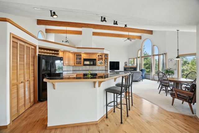 1607 E Wildflower Ln, Spokane, WA 99224