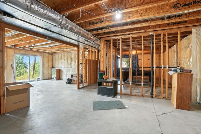 1607 E Wildflower Ln, Spokane, WA 99224