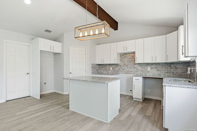8434 Glen Shadow, San Antonio, TX 78239