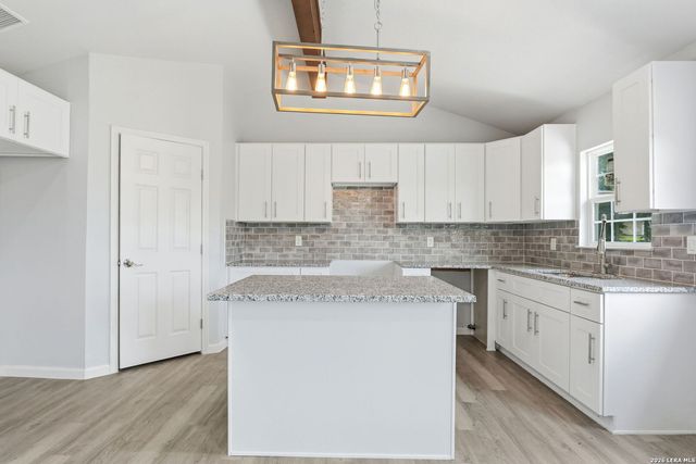 8434 Glen Shadow, San Antonio, TX 78239