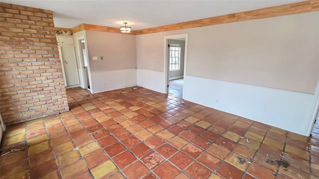 6275 Westgate Drive, Beaumont, TX 77706