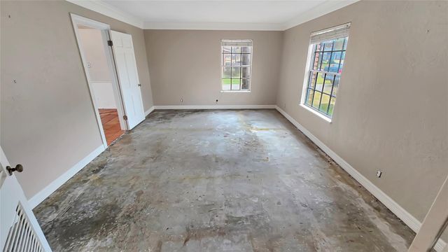 6275 Westgate Drive, Beaumont, TX 77706