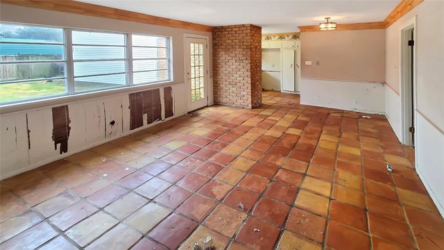 6275 Westgate Drive, Beaumont, TX 77706