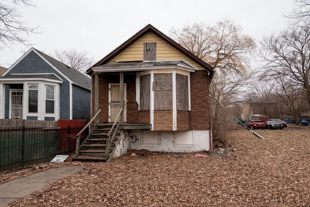 5129 S Emerald Avenue, Chicago, IL 60609