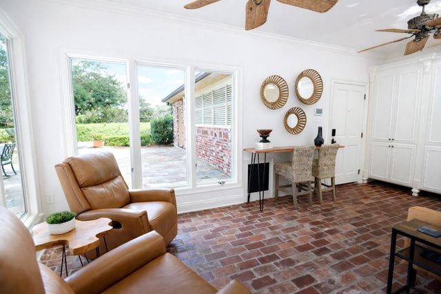 371 Myrtle Grove Dr, Houma, LA 70360