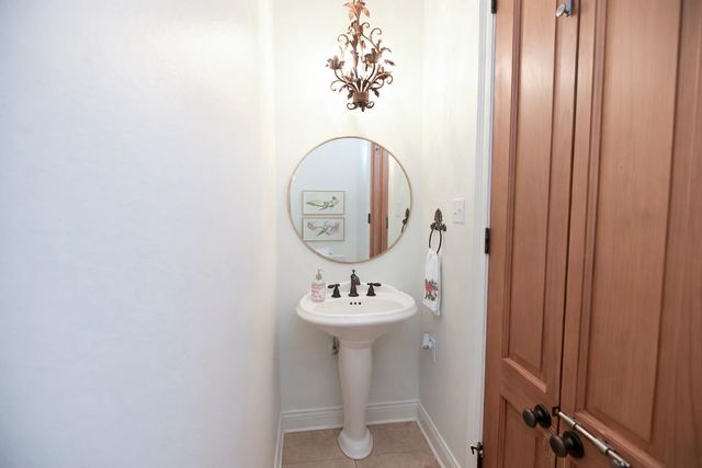 371 Myrtle Grove Dr, Houma, LA 70360