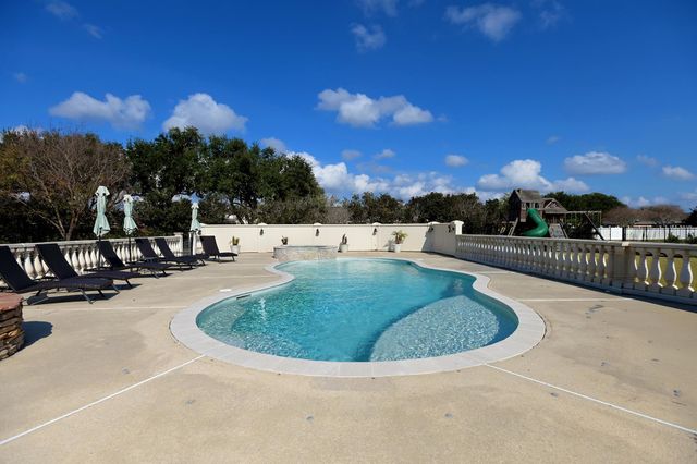 371 Myrtle Grove Dr, Houma, LA 70360