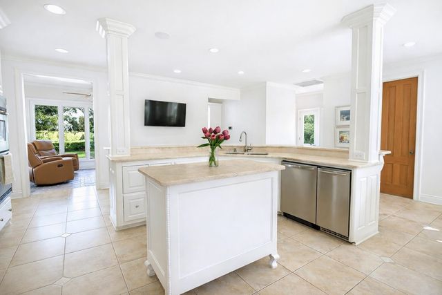 371 Myrtle Grove Dr, Houma, LA 70360