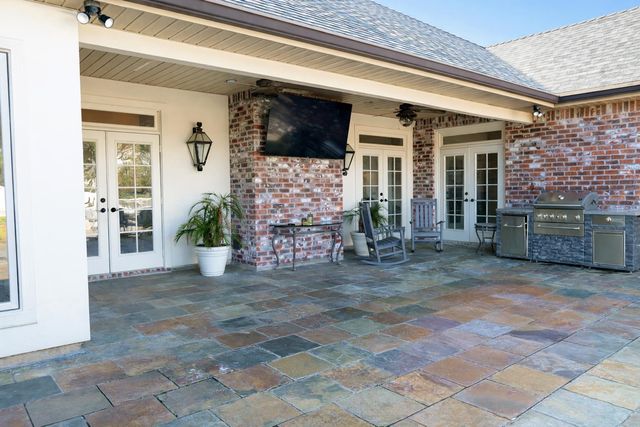 371 Myrtle Grove Dr, Houma, LA 70360