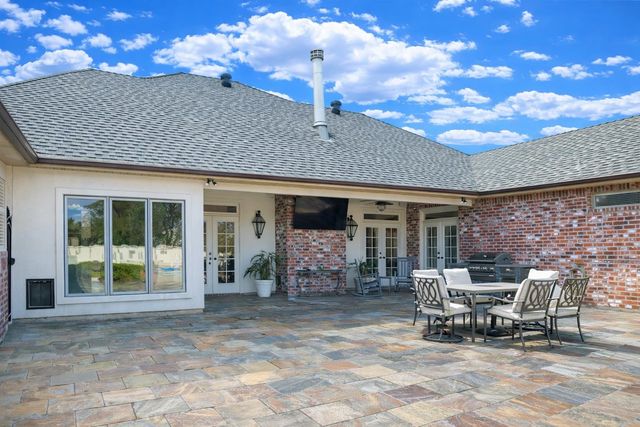 371 Myrtle Grove Dr, Houma, LA 70360