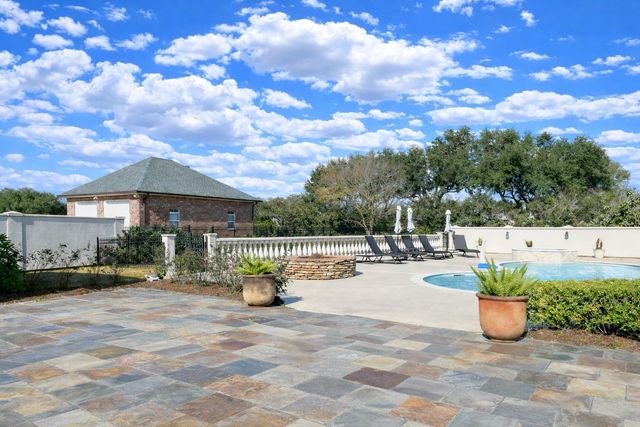 371 Myrtle Grove Dr, Houma, LA 70360