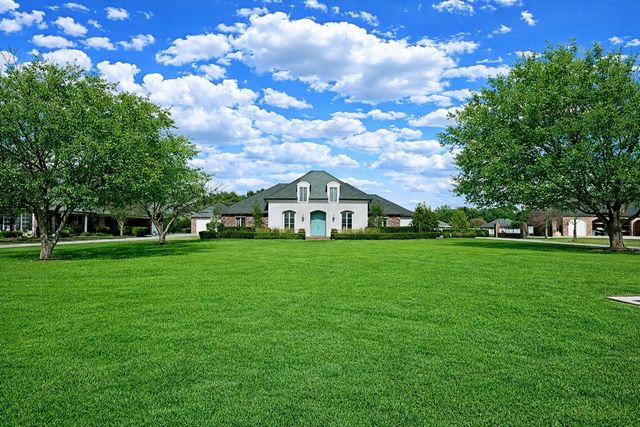 371 Myrtle Grove Dr, Houma, LA 70360