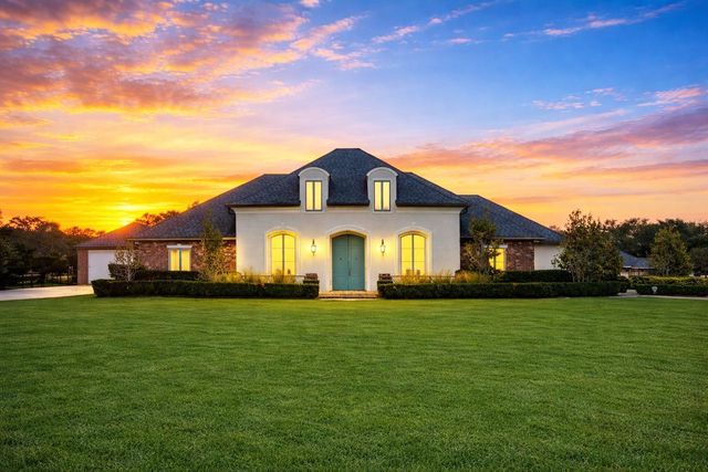 371 Myrtle Grove Dr, Houma, LA 70360