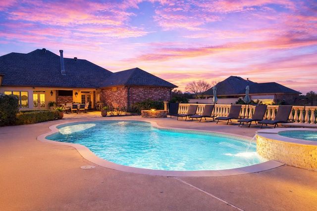 371 Myrtle Grove Dr, Houma, LA 70360