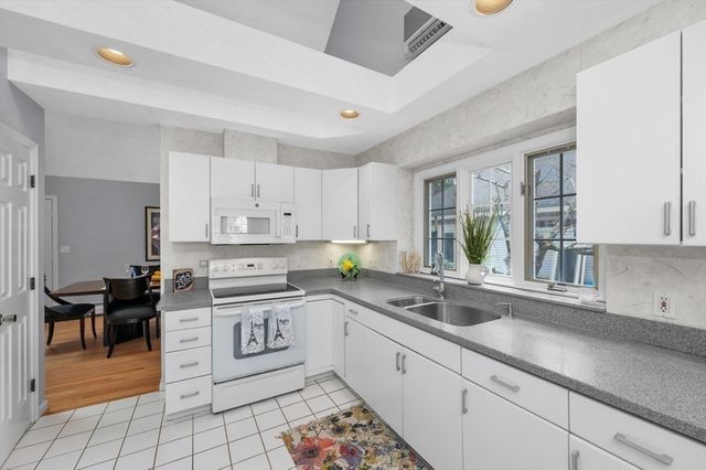 34 Pickman Drive 34, Bedford, MA 01730