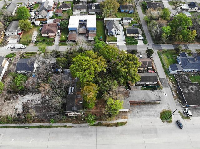 7216 Wallisville Road, Houston, TX 77020