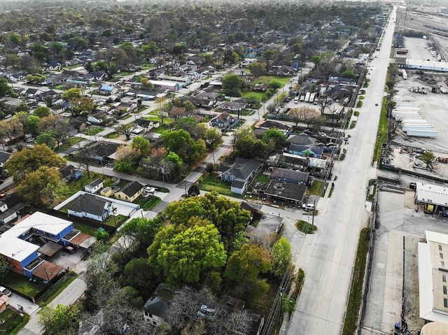 7216 Wallisville Road, Houston, TX 77020