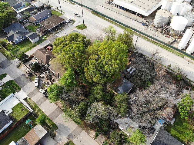 7216 Wallisville Road, Houston, TX 77020