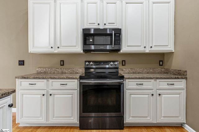 1 Catbriar Court, Simpsonville, SC 29680