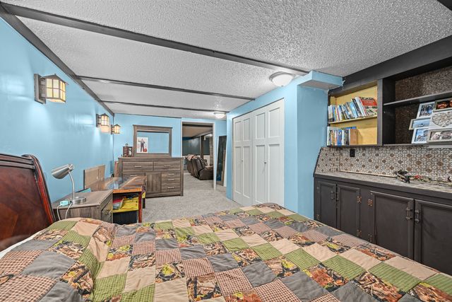 2347 Hawthorne Court, Bettendorf, IA 52722