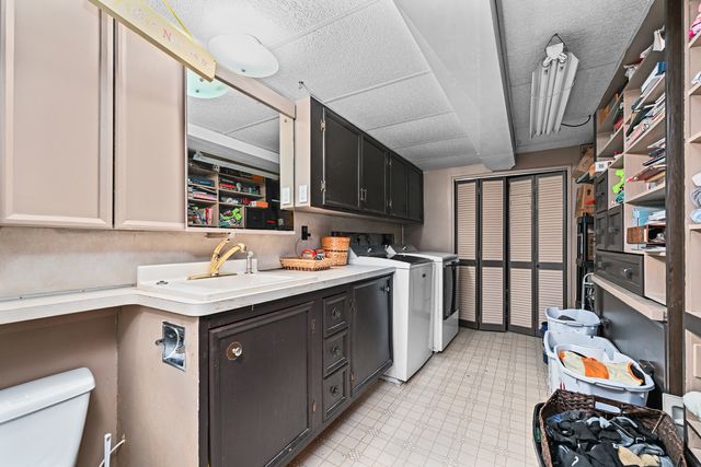 2347 Hawthorne Court, Bettendorf, IA 52722