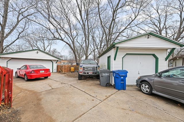 2347 Hawthorne Court, Bettendorf, IA 52722