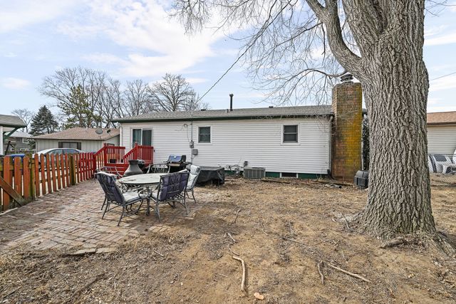 2347 Hawthorne Court, Bettendorf, IA 52722