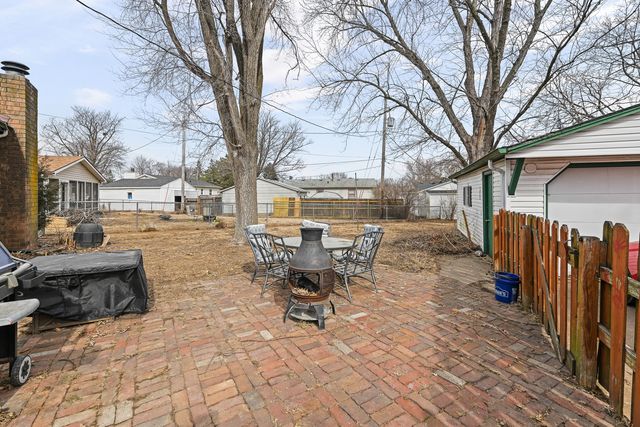 2347 Hawthorne Court, Bettendorf, IA 52722