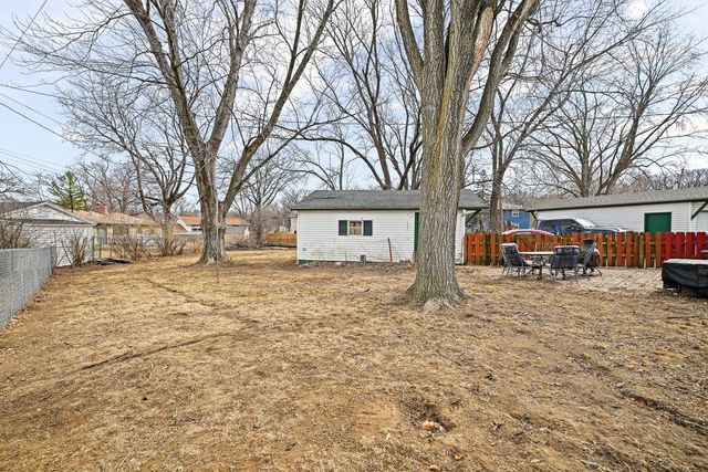 2347 Hawthorne Court, Bettendorf, IA 52722