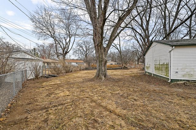 2347 Hawthorne Court, Bettendorf, IA 52722