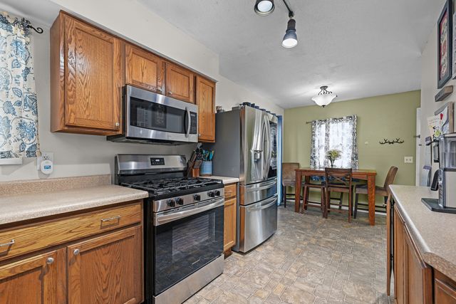 2347 Hawthorne Court, Bettendorf, IA 52722