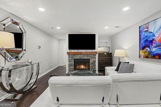 7 Saint Claire Lane NE, Atlanta, GA 30324